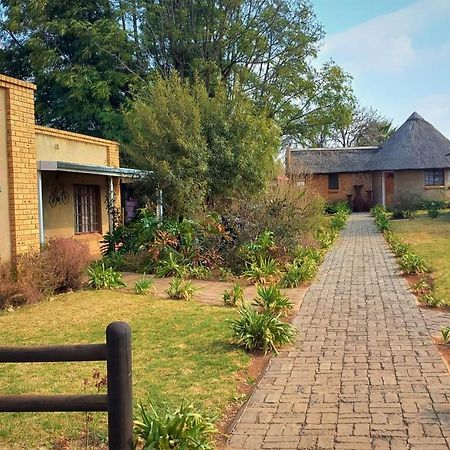Backpackers Connection @ Jnb Airport Hostel Benoni Εξωτερικό φωτογραφία