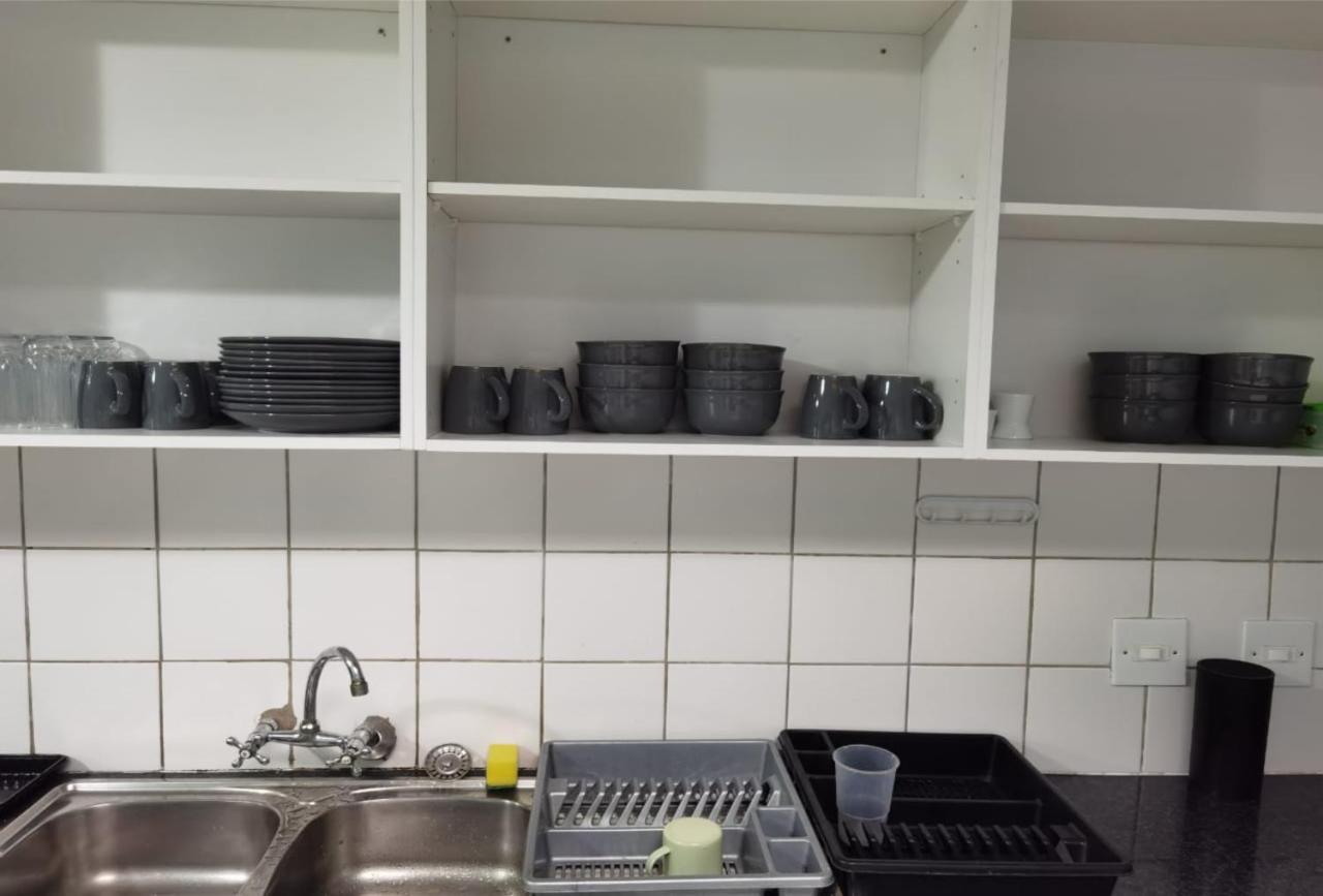 Backpackers Connection @ Jnb Airport Hostel Benoni Εξωτερικό φωτογραφία